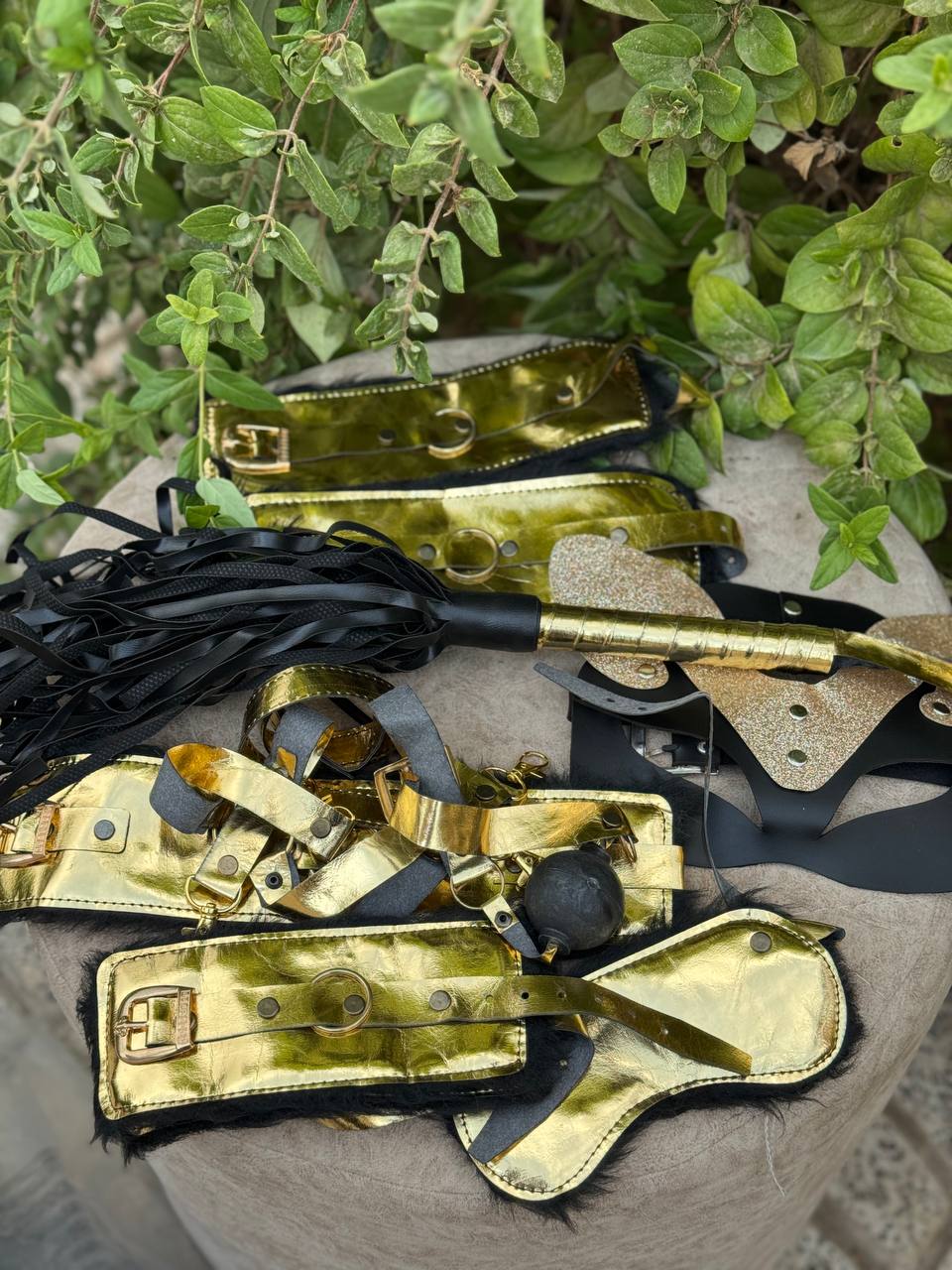 پک bdsmمشکی و طلایی
